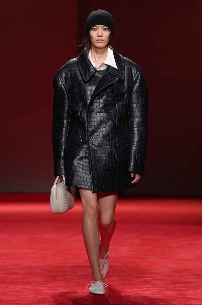 Bottega Veneta Fall/Winter 2026 en Milan Fashion Week: Louise Trotter 